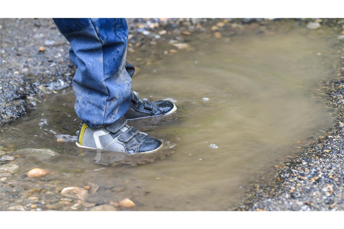 Trotz der anhaltenden Niederschläge ist dem Grundwasser kaum geholfen. (Symbolbild)