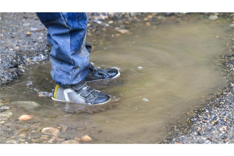 Trotz der anhaltenden Niederschläge ist dem Grundwasser kaum geholfen. (Symbolbild)