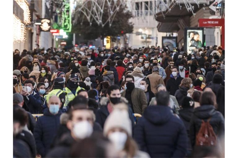 Trotz der vielen negativen Ereignisse blicken viele der Befragten blickten positiv auf das abgelaufene Jahr zurück. Foto: Indira/DAX/ZUMA Wire/dpa