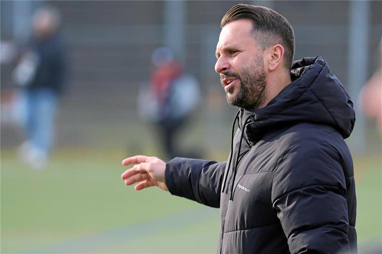 Trotz des deutlichen Erfolgs mit der Chancenverwertung seiner Elf nicht ganz glücklich: Mario Marinic. Foto: Alexander Becher