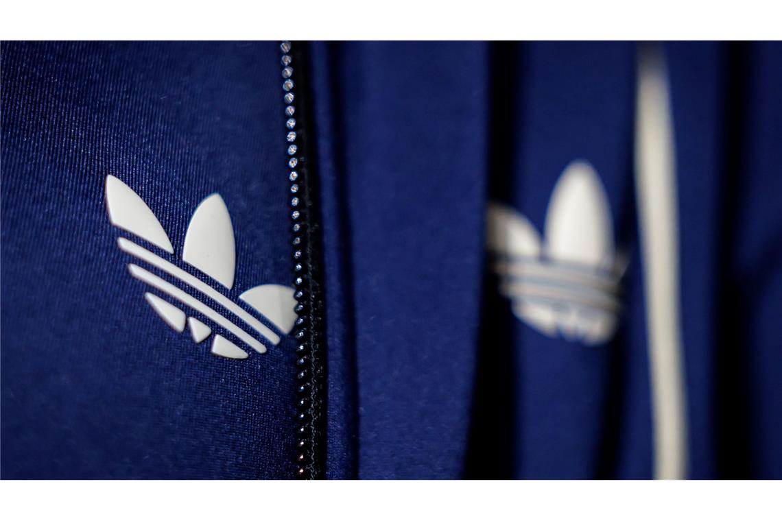 Trotz einer komplizierten Weltlage hat der Sportartikelkonzern Adidas eines der besten Quartale der Firmengeschichte hingelegt (Archivbild).
