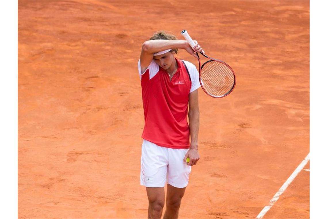 Zverev enttäuscht nach „Wahnsinns-Woche“ in Hamburg Trotz einer starken Aufholjagd verlor Zverev sein Halbfinale beim Heimturnier in Hamburg. Foto: Daniel Bockwoldt