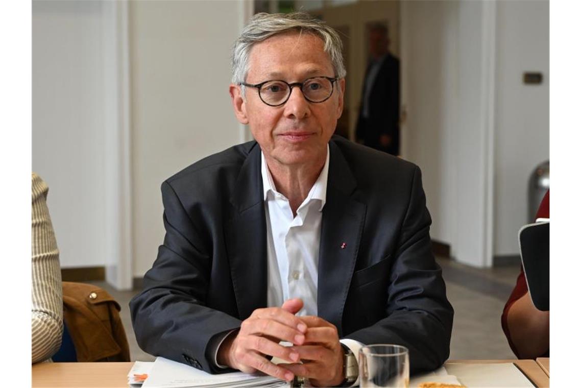 Rot-Grün-Rot in Bremen auf der Zielgeraden Trotz herber Verluste soll der bisherige Bremer Bürgermeister Carsten Sieling (SPD) weiter in Verantwortung bleiben. Foto: Carmen Jaspersen