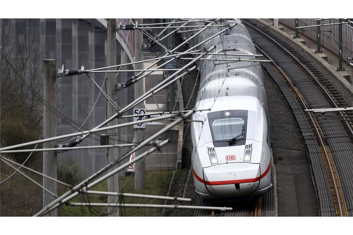 Trotz neuer Bahnchefin: Pro Bahn dämpft Hoffnungen auf deutlich pünktlichere Züge (Symbolfoto).