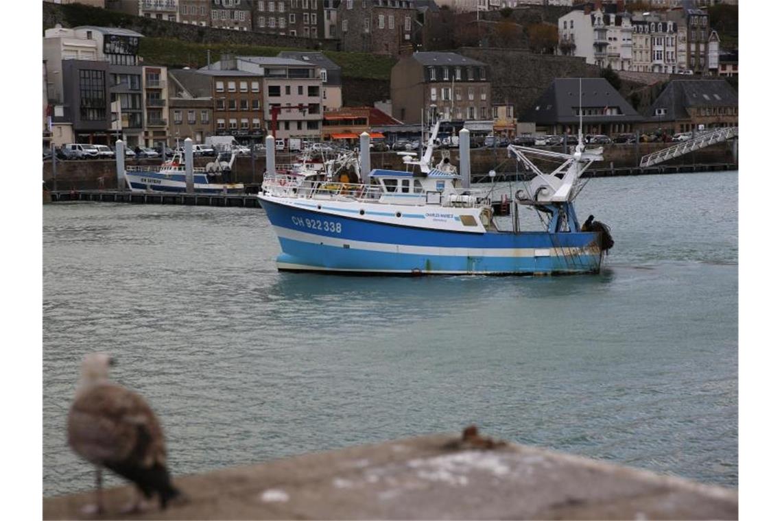 Trotz neuer Gespräche zwischen Frankreich und Großbritannien hat es im Streit um Fischereilizenzen allem Anschein nach noch keinen Durchbruch gegeben. Foto: Nicolas Garriga/AP/dpa