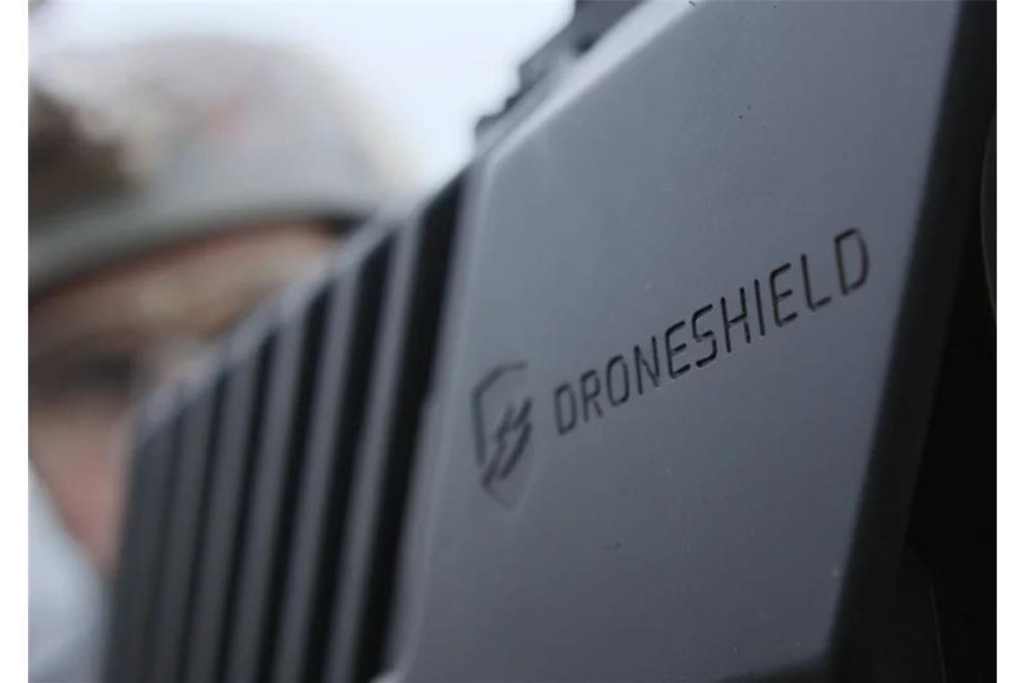 Trotz Rekordzahlen und einer spannenden Rally verliert die DroneShield-Aktie über 10 Prozent an Wert. Erfahren Sie, warum der Kurs aktuell fällt.