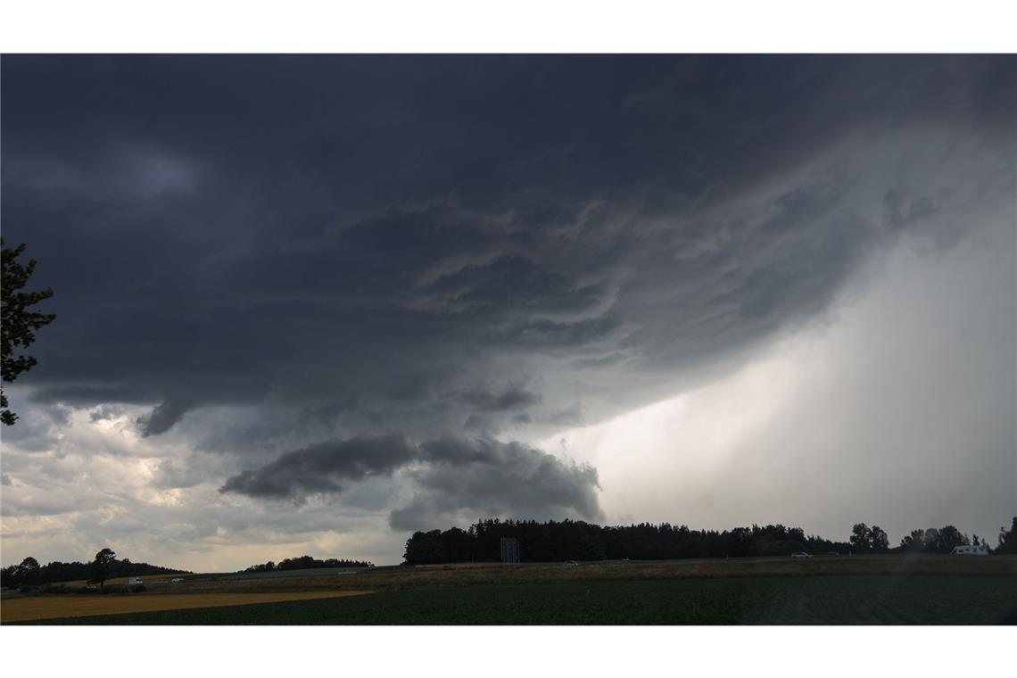 Keine größeren Schäden nach Warnung vor Gewitterwochenende Trotz teils heftiger Unwetter im Südwesten sind größere Schäden ausgeblieben. (Symbolbild)