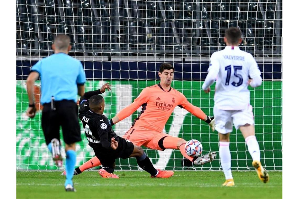 Trotz zwei Tore-Führung reichte es für Borussia Mönchengladbach nicht zum Sieg gegen Real Madrid. Foto: Marius Becker/dpa