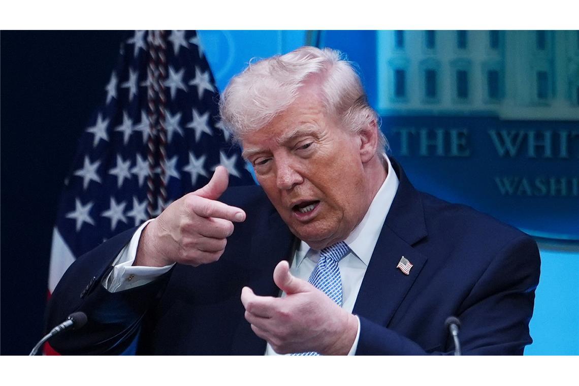 Trump droht mit einer schnellen Zerstörung von Brücken und Kraftwerken im Iran.
