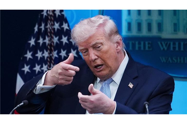 Trump droht mit einer schnellen Zerstörung von Brücken und Kraftwerken im Iran.