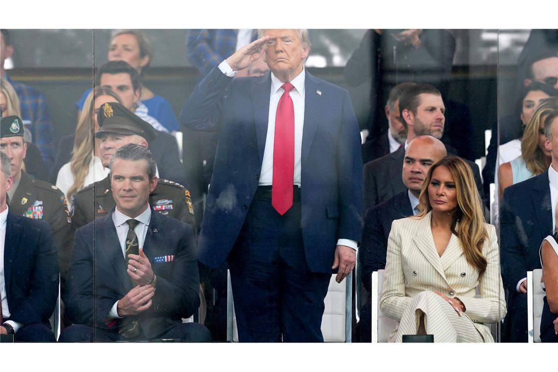 Iran und Israel überziehen sich mit schweren Angriffen Trump forderte den Iran erneut zu einem Abkommen auf.
