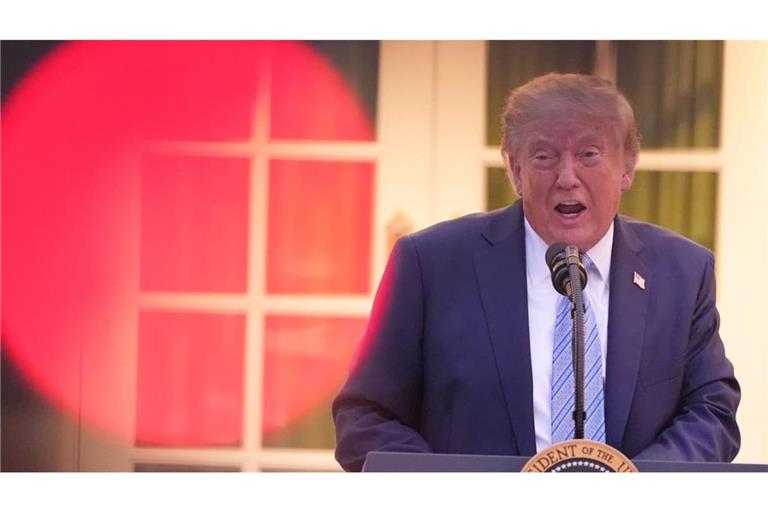 Trump geht gegen Medien vor. 