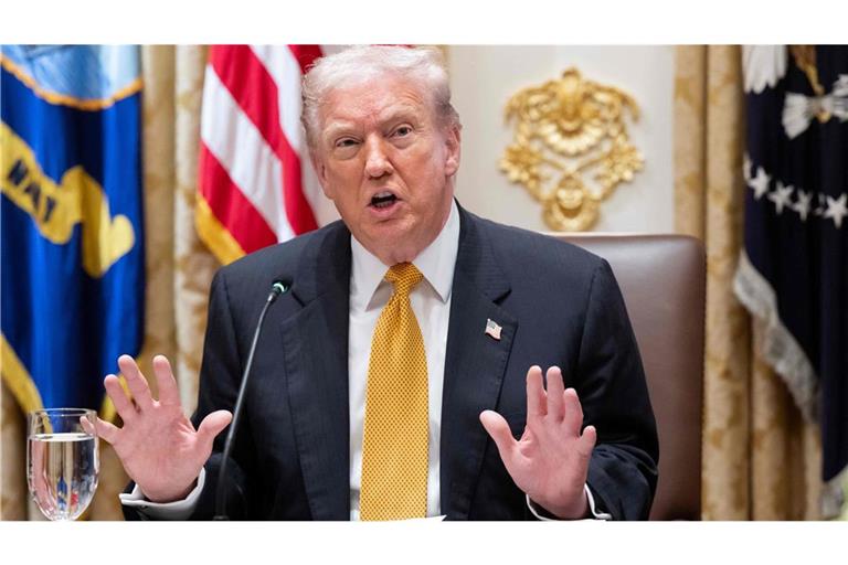 Trump habe vor, mit dem britischen Premierminister Keir Starmer über die BBC zu sprechen (Archivbild).