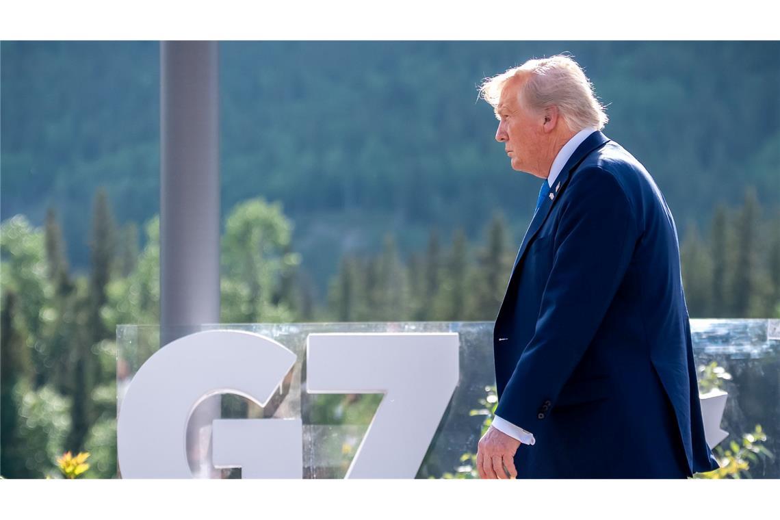 G7 stolpert in die neue Zeit mit Trump Trump hat mit seiner Abreise den G7-Gipfel völlig durcheinandergewirbelt.