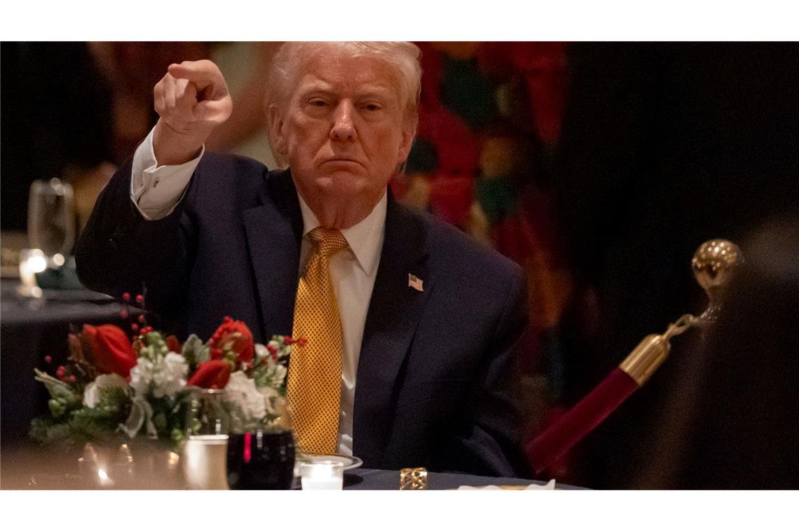 Trump lenkt den Blick im Epstein-Fall erneut auf die Demokraten.