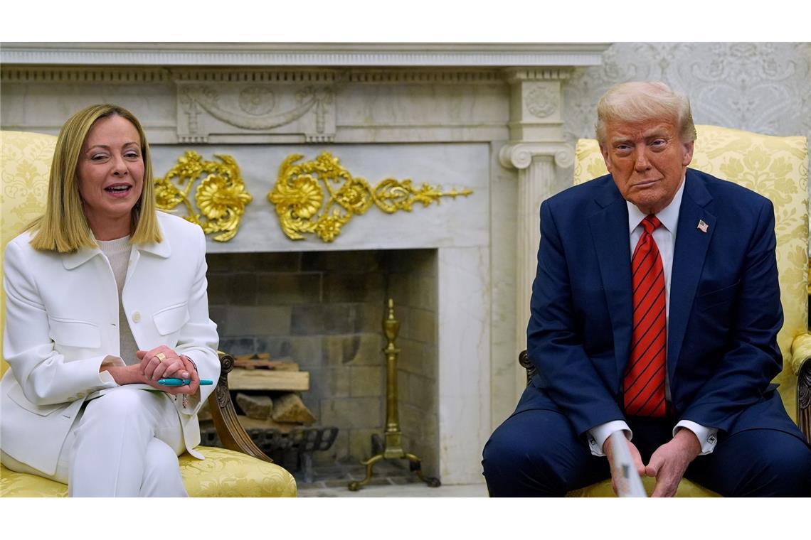 Gute Stimmung im Oval Office - Meloni umgarnt Trump Trump nannte Meloni eine Freundin.