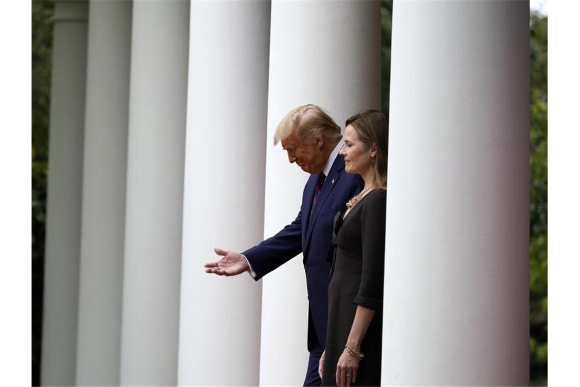 Trump nominiert Barrett für Ginsburg-Nachfolge Trump nominiert Barrett für Ginsburg-Nachfolge am Obersten Gericht. Foto: Alex Brandon/AP/dpa