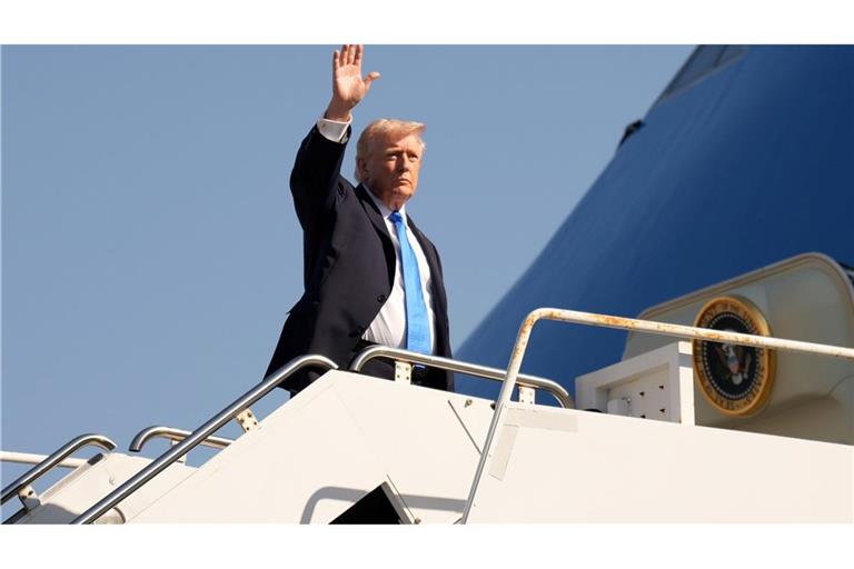 Trump nutzt den Flughafen regelmäßig für Flüge zu seinem Anwesen Mar-a-Lago. (Archivbild)