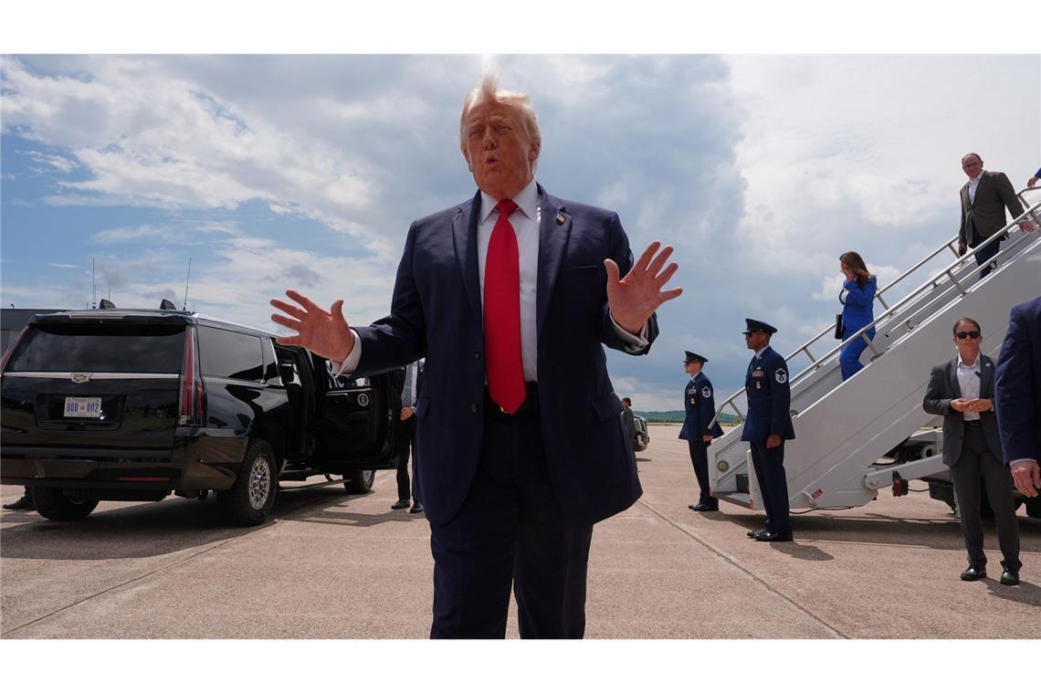 Trump spricht über das Waffenarsenal Irans.