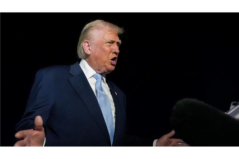 Trump stellt sich jetzt hinter eine Abstimmung zu den Epstein-Akten.