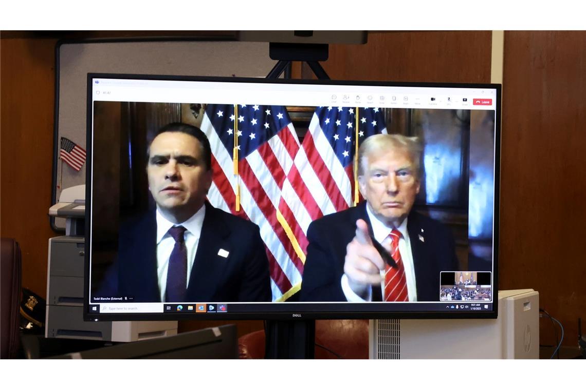 Gericht: Keine Strafe für Trump - Doch Schuldspruch bleibt Trump war per Video bei der Strafmaßverkündung zugeschaltet.