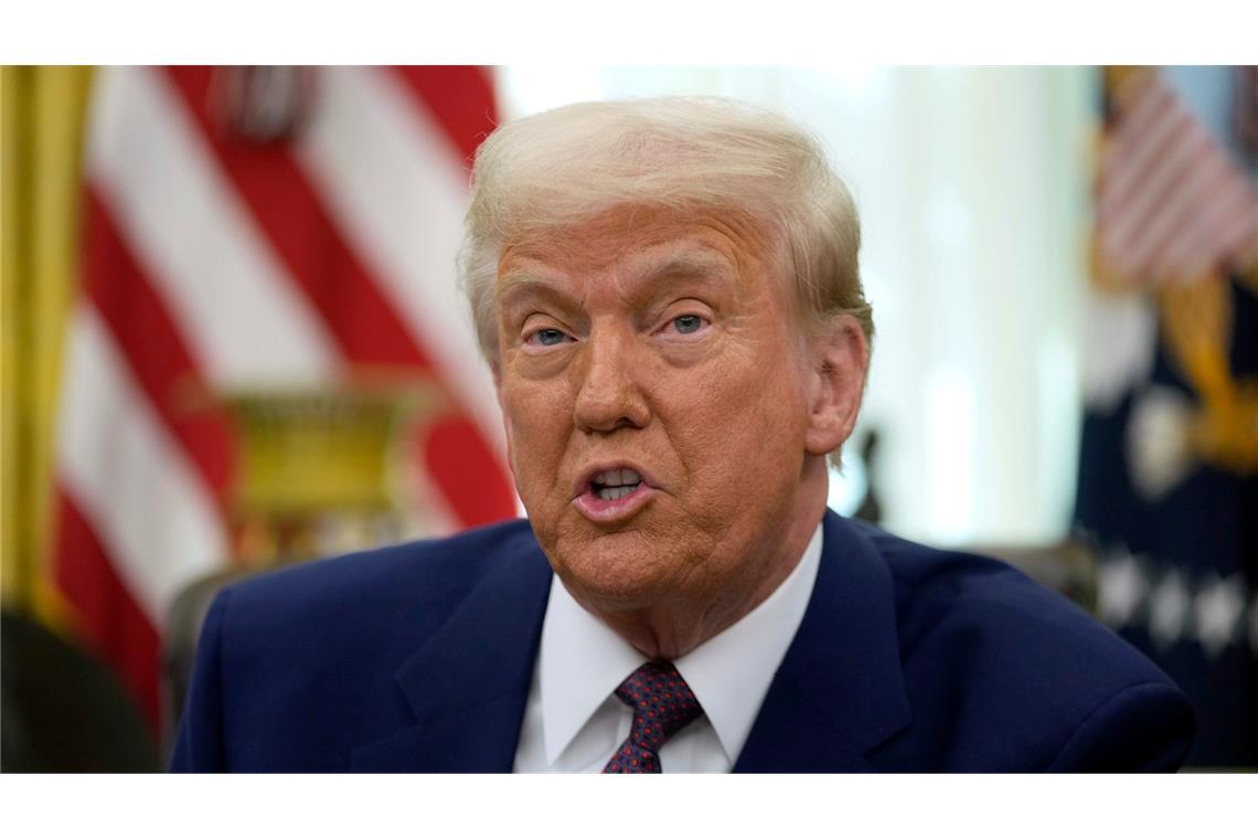 Trump: Chiphersteller sollen in den USA produzieren Trump will die Chip-Produktion zurück in den USA haben - oder er wird "nicht sehr glücklich sein".