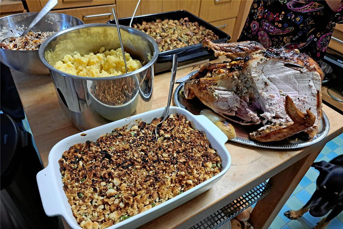 Truthahn, Kartoffelpüree und das sogenannte Stuffing, eine Füllung aus getrockneten Brotwürfeln und Gewürzen, sind auch bei Cara Thompson Barthels Bestandteil des klassischen Thanksgiving-Essens.  Fotos: privat