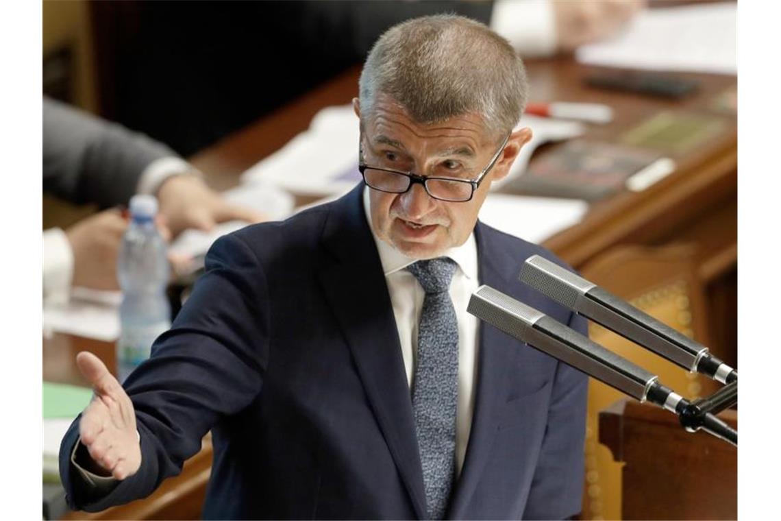 Tschechiens Regierungschef Babis hat einen Misstrauensantrag gegen seine Regierung im Parlament überstanden. Foto: Petr David Josek/AP