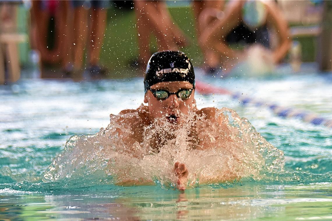 Jannik Mauthe erzielt Vereinsrekord TSG-Sportler Jannik Mauthe hat sich acht Siege beim Schwimmfest in Backnang gesichert. Foto: T. Sellmaier