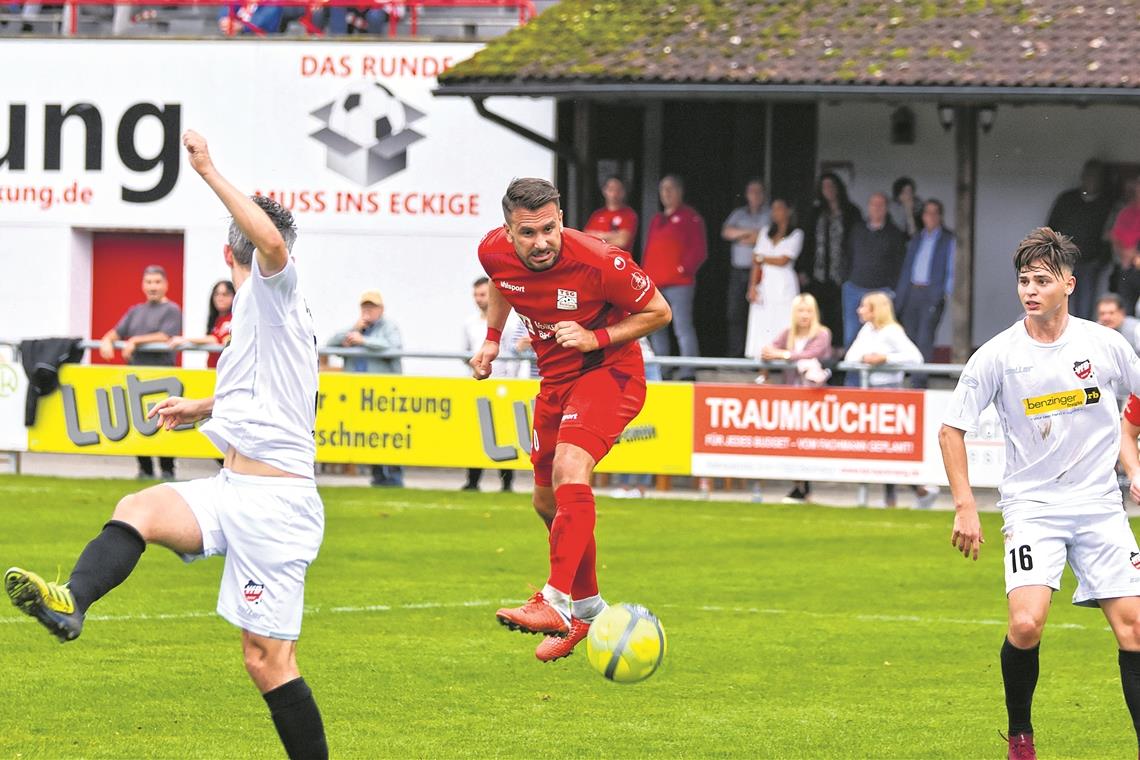 TSG-Torjäger Mario Marinic hat seine Kopfballstärke bewiesen. Foto: T. Sellmaier