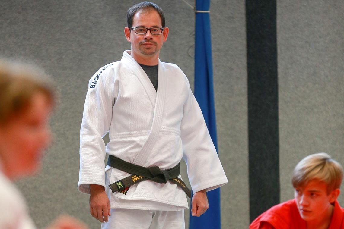 Dreimal Edelmetall für TSG-Judokas TSG-Trainer Steffen Kreft ist mit den Leistungen seiner Schützlinge zufrieden. Foto: A. Becher