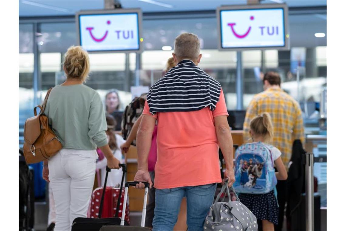 Tui setzt in den bevorstehenden Osterferien auf einen Wiederanlauf des wichtigen Mallorca-Geschäfts. Foto: Peter Steffen/dpa