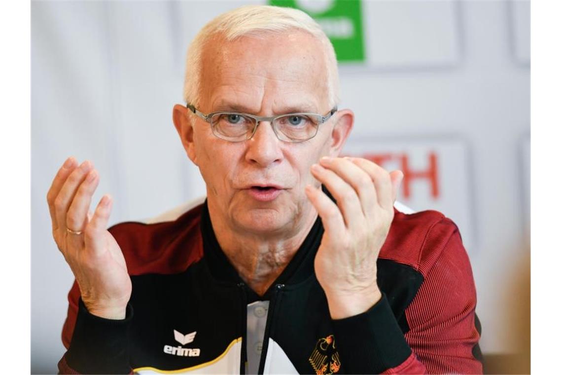 Turnen: Weltmeisterschaft: Trainer Andreas Hirsch nimmt an einer Pressekonferenz während teil. Foto: Tom Weller/dpa