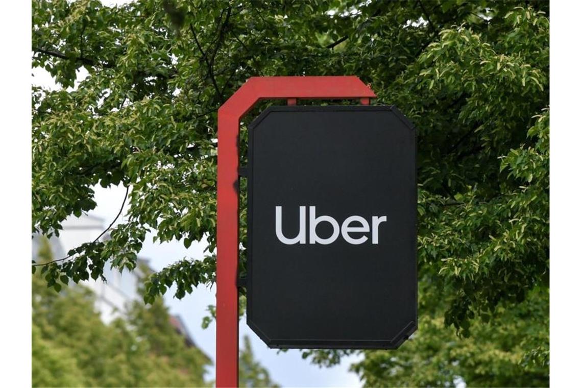 Fahrdienstvermittler Uber mit Riesenverlust Uber hat für das vergangene Vierteljahr einen Verlust von mehr als 5 Milliarden Dollar gemeldet. Foto: Jens Kalaene