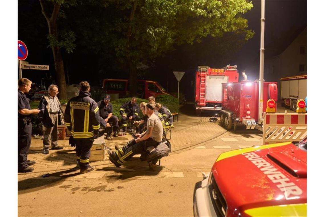 1300 Vermisste im Kreis Bad Neuenahr-Ahrweiler Über 1000 Einsätzkräfte sind laut einer Sprecherin der Kreisverwaltung immer noch im Einsatz. Foto: Thomas Frey/dpa