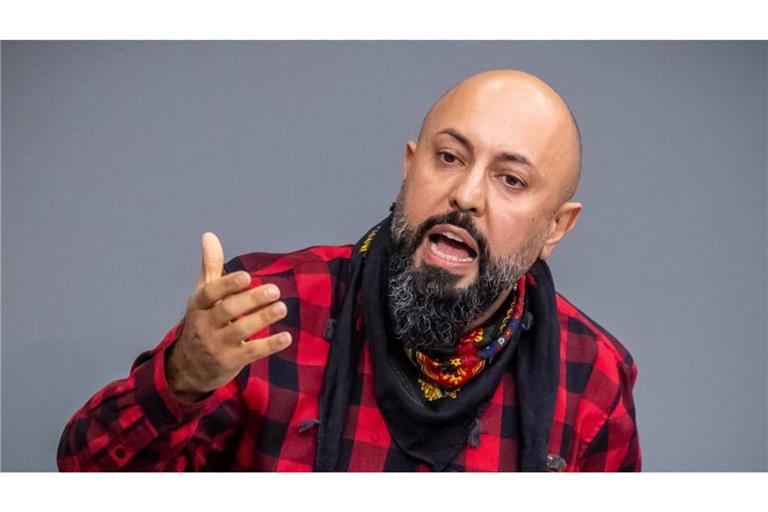 Über den Linken-Bundestagsabgeordneten Ferat Kocak hat sich eine Debatte entzündet, ob die Linke in Berlin eine zu große Nähe zur Clankriminalität pflegt und Antisemitismus duldet.