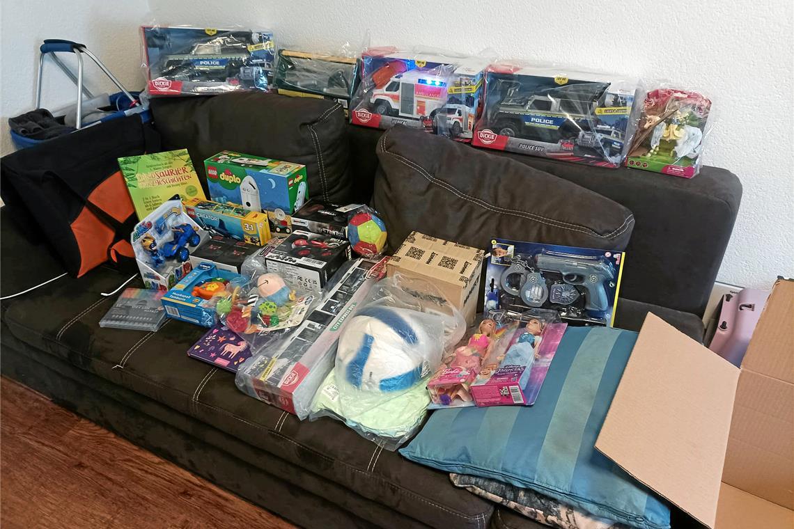 Ein Rockkonzert in Weissach für den guten Zweck Über die Aktion Wunschbaum hat der Verein 30 Kindern aus einkommensschwachen Familien einen Weihnachtswunsch erfüllt.