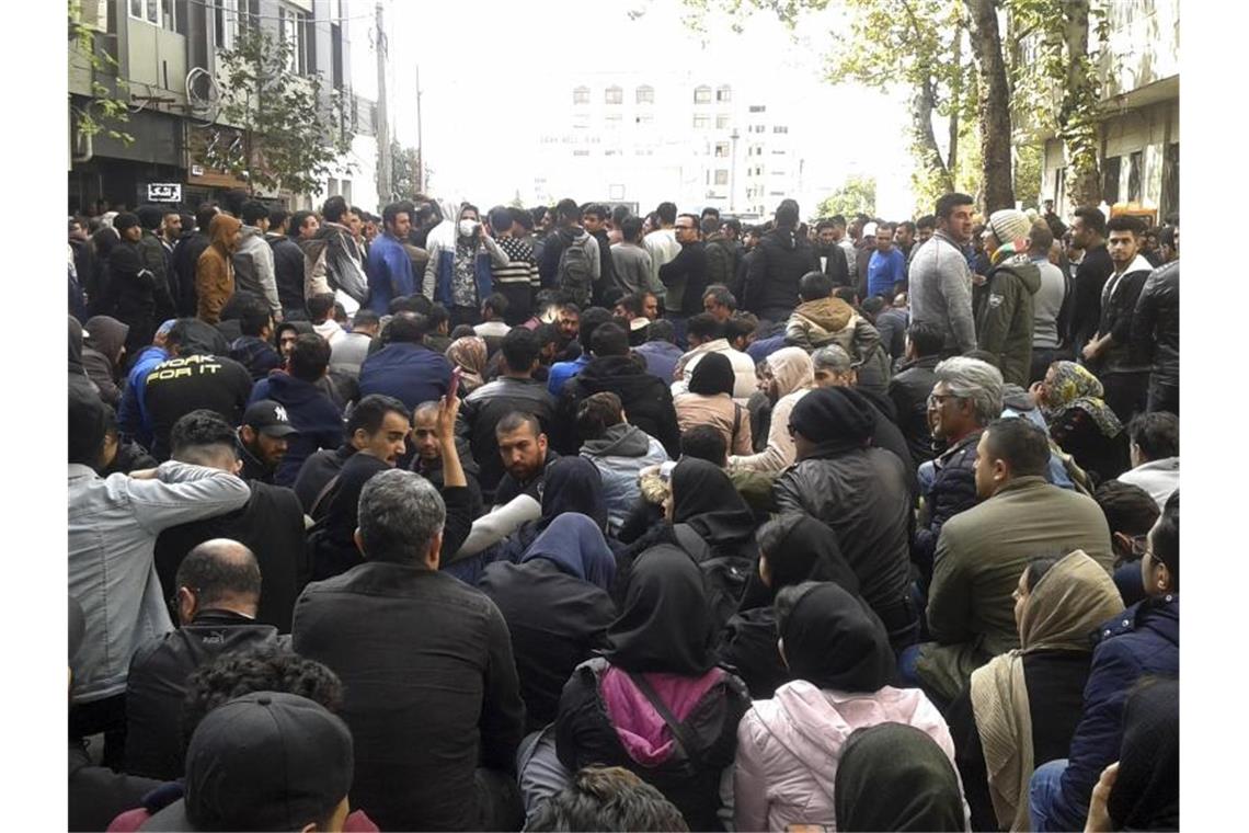Über die Proteste drangen wenig Informationen ins Ausland, nachdem die iranischen Behörden das Internet im Land weitgehend blockiert hatten. Foto: Mostafa Shanechi/Iranian Students' News Agency, ISNA/dpa