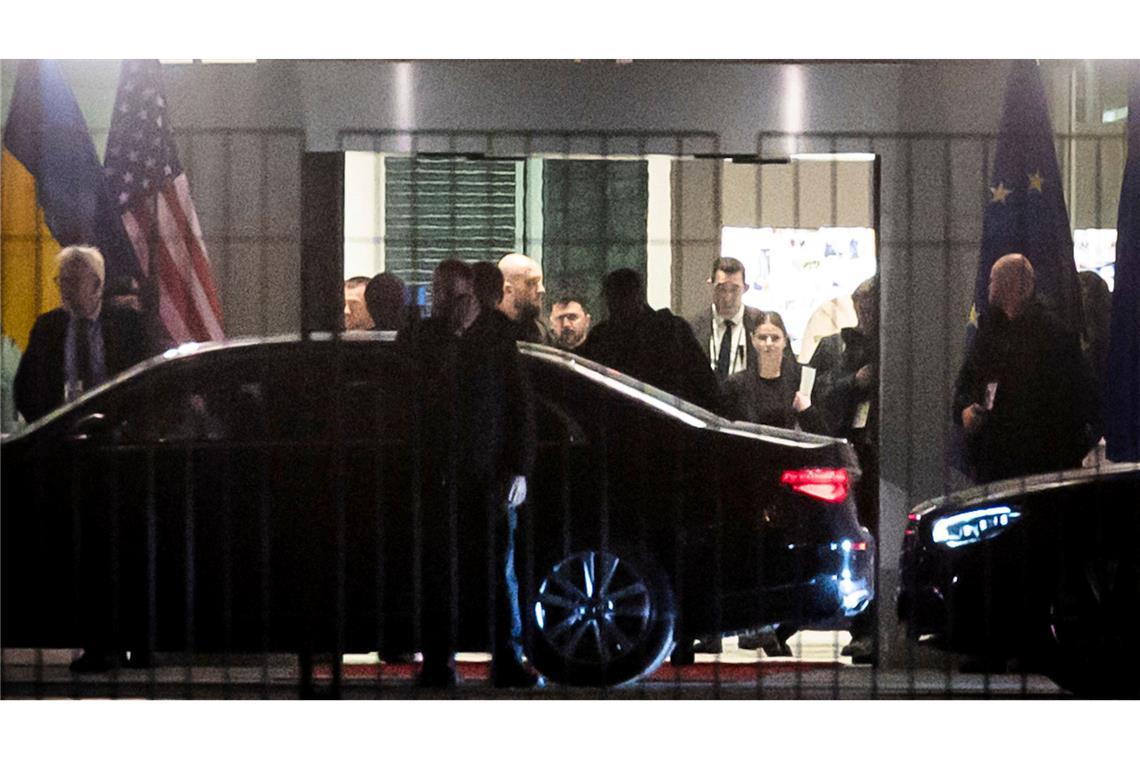 Über fünf Stunden dauerte das Treffen Selenskyjs mit US-amerikanischen Unterhändlern in Berlin.