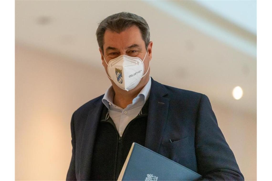 Söder akzeptiert CDU-Beschluss für Kanzlerkandidat Laschet Überlässt seinem Kontrahenten das Feld: CSU-Chef Markus Söder akzeptiert Armin Laschet als Kanzlerkandidaten der Union. Foto: Peter Kneffel/dpa-Pool/dpa