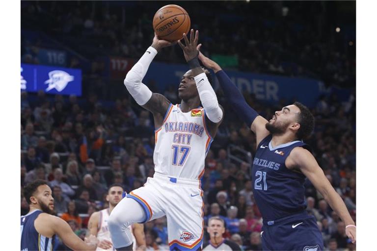 Überragender Spieler beim Oklahoma-Sieg gegen Memphis: Dennis Schröder. Foto: Sue Ogrocki/AP/dpa