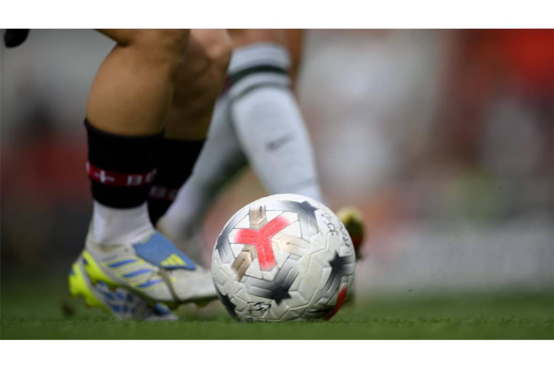 Überraschung gelungen: Die Fußballerinnen der SGM Wendlingen/Ötlingen feiern beim bisherigen Landesliga-Spitzenreiter Sportvg Feuerbach einen deutlichen 4:1-Auswärtssieg. Kathrin Winkler trifft dabei doppelt.