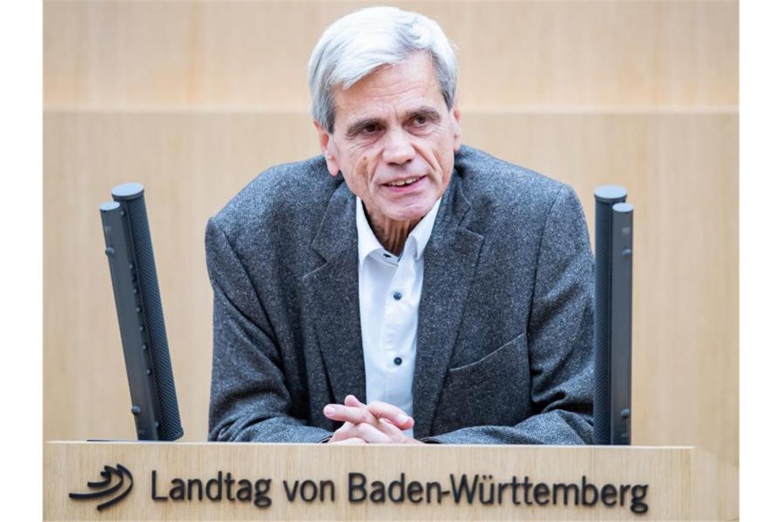 Überraschungskandidat: Der baden-württembergische Landtagsabgeordnete Wolfgang Gedeon, der nicht mehr der AfD-Fraktion angehört. Er steht wegen Antisemitismusvorwürfen parteiintern in der Kritik. Foto: Tom Weller/dpa/Archivbild