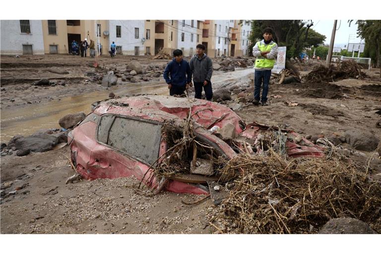 Überschwemmungen nach starkem Regen in Peru
