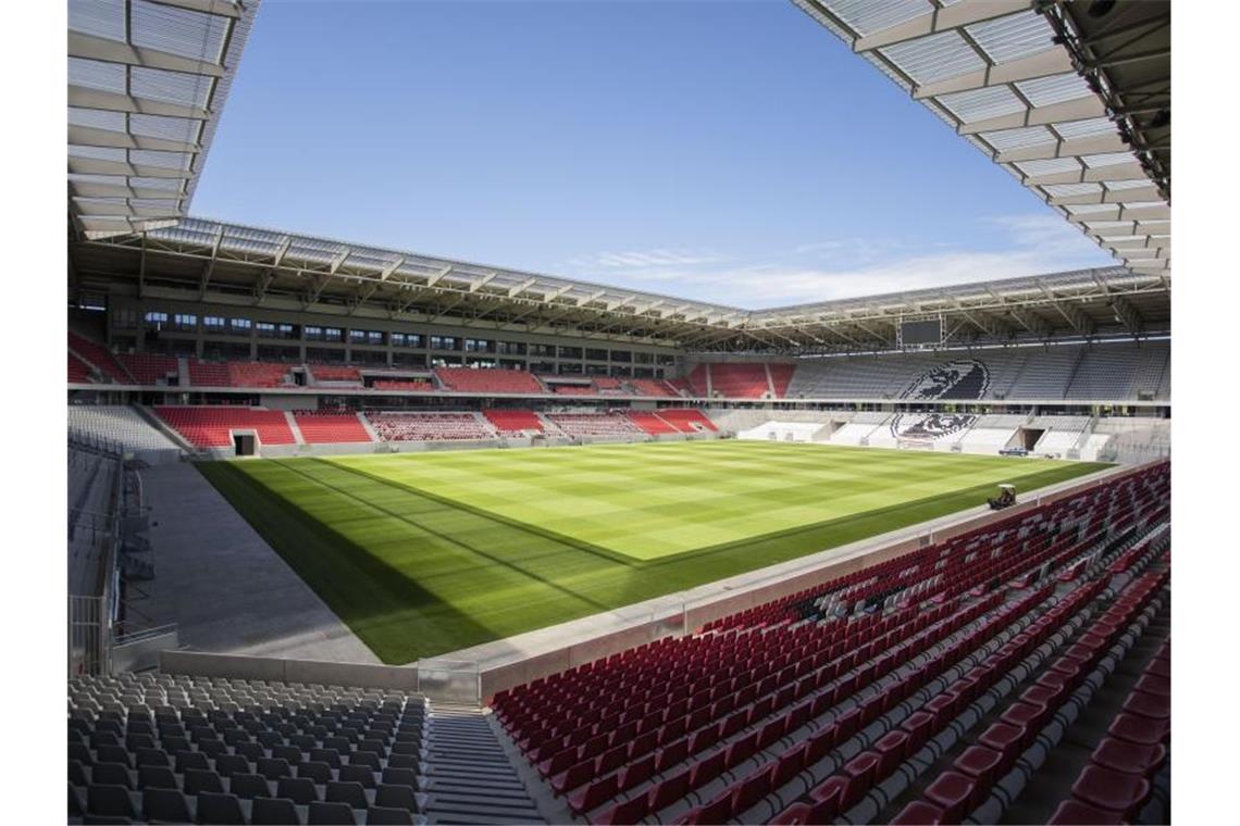 Umzug des SC Freiburg in neues Stadion verzögert sich erneut Übersicht im neuen Stadion des SC Freiburg. Foto: Tom Weller/dpa/archivbild
