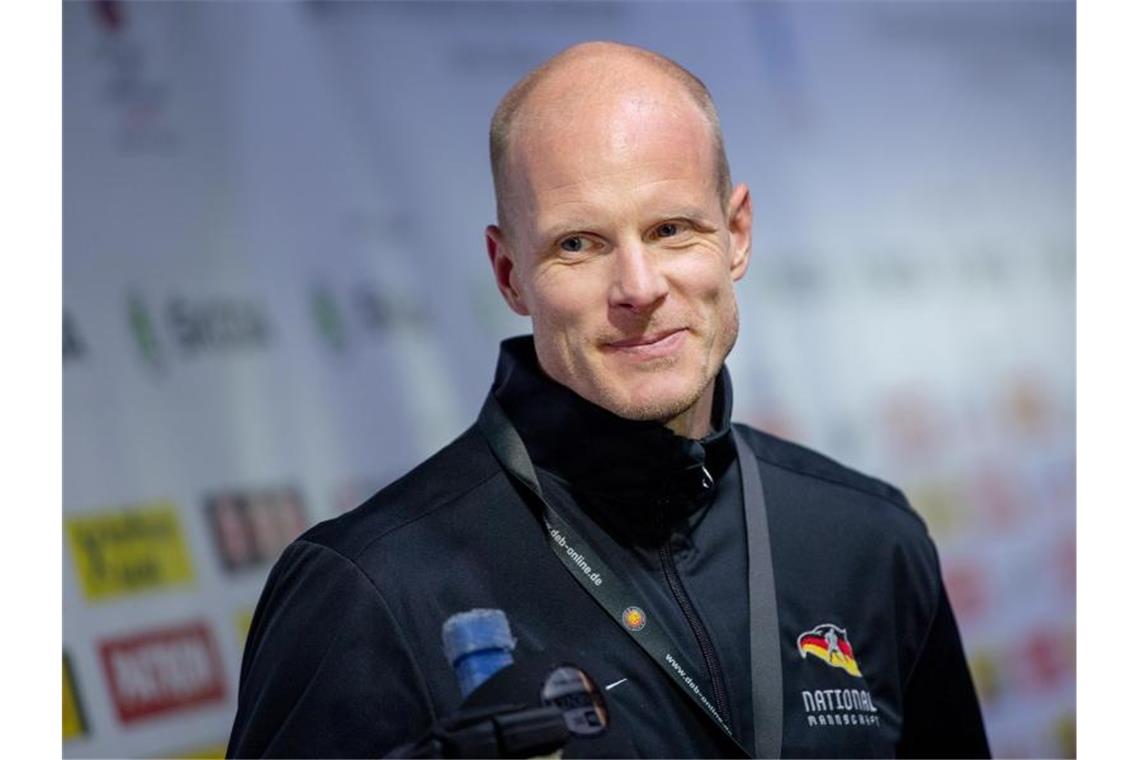 Beliebter als Sturm? DEL schwärmt von DEB-Coach Söderholm Übertrifft die ihn ihn gesetzten Erwartungen: Trainer Toni Söderholm. Foto: Monika Skolimowska/zb/dpa