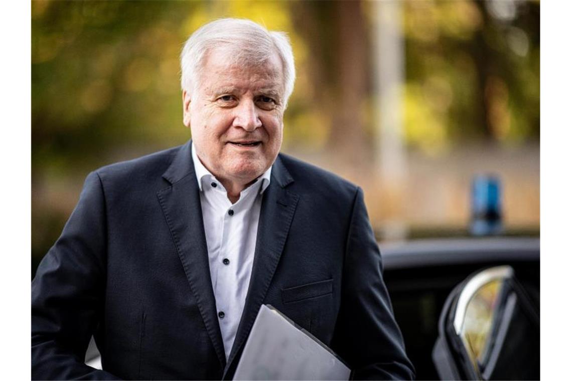 Polizei-Studie zu Rassismus: Seehofer bekräftigt Ablehnung „Überwältigende Mehrheit der Polizisten und Polizistinnen sind fest auf dem Boden unserer Verfassung“: Horst Seehofer. Foto: Fabian Sommer/dpa