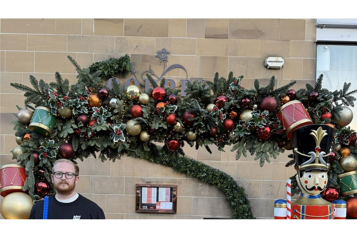 Übrig ist nur noch Nelson: Eine Bar in Schottland vermisst ihren Nussknacker.