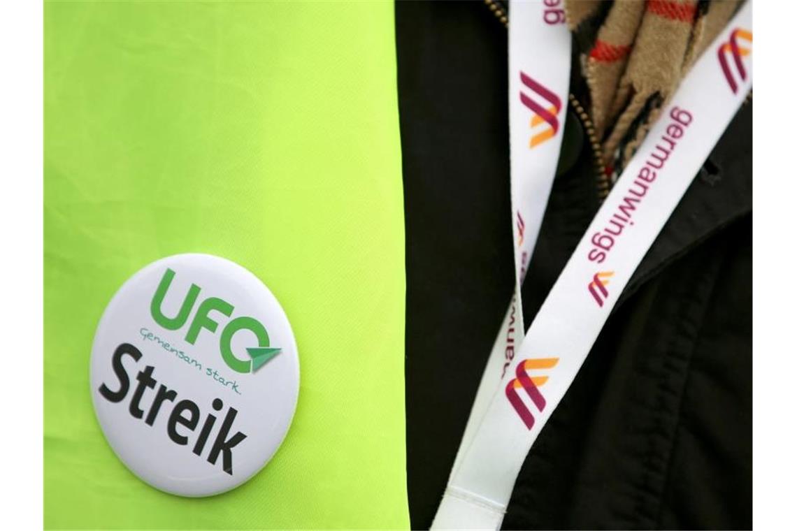 Ufo startet Urabstimmung bei Eurowings Ufo hat ihre Mitglieder bei der Lufthansa-Tochter Eurowings zur Urabstimmung über einen unbefristeten Streik aufgerufen. Foto: Oliver Berg