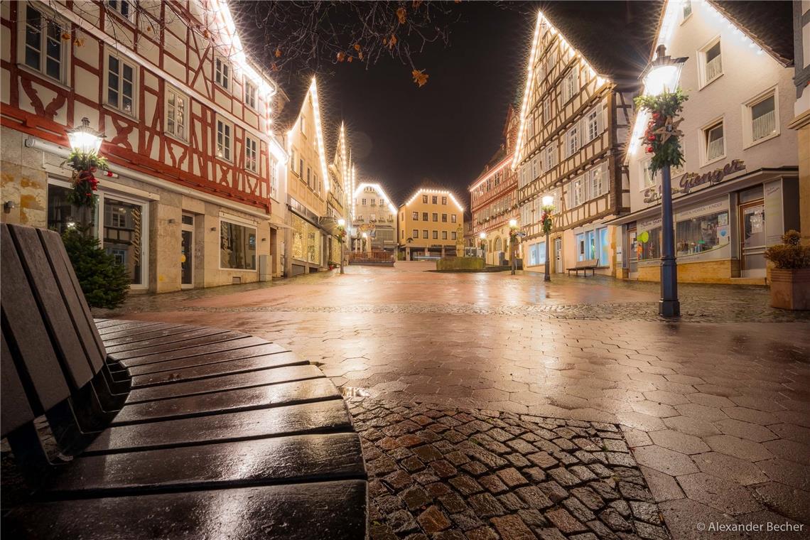 Uhlandstrasse / Am Rathaus // Ausgangssperren. leere Straßen in der Backnanger I...